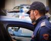 Vols dans des voitures aux vitres brisées : un Tunisien de 24 ans arrêté par la police d’État comme auteur présumé d’un épisode – Préfecture de police de Florence