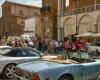 Rallye de voitures historiques “Vallata del Senio” sur la Piazza del Popolo à Faenza le dimanche 16 juin
