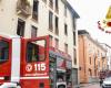 Un incendie se déclare dans la chambre, une femme âgée tente d’éteindre les flammes puis demande de l’aide : immeuble évacué à Vicence
