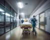 Un homme de quatre-vingt-dix ans est tombé d’une civière aux urgences, une infirmière condamnée à Terni