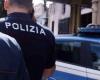 Pescara, avec cagoule et pistolet, tente de cambrioler un scooter : un homme de 34 ans arrêté