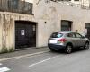 “Il y a un manque de places de stationnement mais il y a beaucoup d’amendes à la sortie de l’école.” Reportage :: Reportage à Arezzo