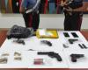 Aprilia : Trouvé avec des fusils, des cartouches et plus d’un demi-kilo de drogues, dont de la cocaïne et du crack, un homme de 51 ans arrêté – “Le Golfe à portée de clic