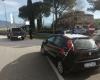 Enlève un sac d’une voiture garée : un homme de 22 ans arrêté à Terni