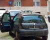 Asti et les “shérifs” de via Malta contre les intrus gênants sur les voitures abandonnées