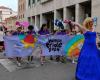 Musique et couleurs au centre de Varese avec le défilé de la Fierté pour les droits LGBT