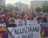 Cosenza Pride, procession colorée dans les rues de la ville. « Faisons attention aux droits de chacun »