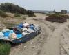 Un bateau de déchets à Olbia, le plan se termine sur “Voyages de dégradation”