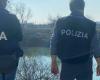 Un nonagénaire tente de se suicider en se jetant dans la rivière, avec un sac plein de pierres autour du cou : deux policiers le sauvent
