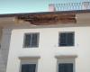 La corniche s’effondre sur la Piazza Sant’Ambrogio, une quasi-tragédie à Florence