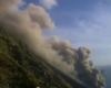 Le réveil du Stromboli, le nuage de cendres et la lave qui atteint la mer : la vidéo
